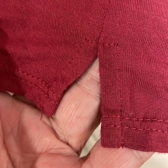 TROUVE  by Nordstrom Burgundy Wine  V-Neck Short Sleeve Tee Shirt, Size XS - Picture 4 of 6